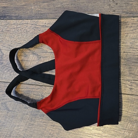 Ivy park Sports Bra Size small - Picture 1 of 4